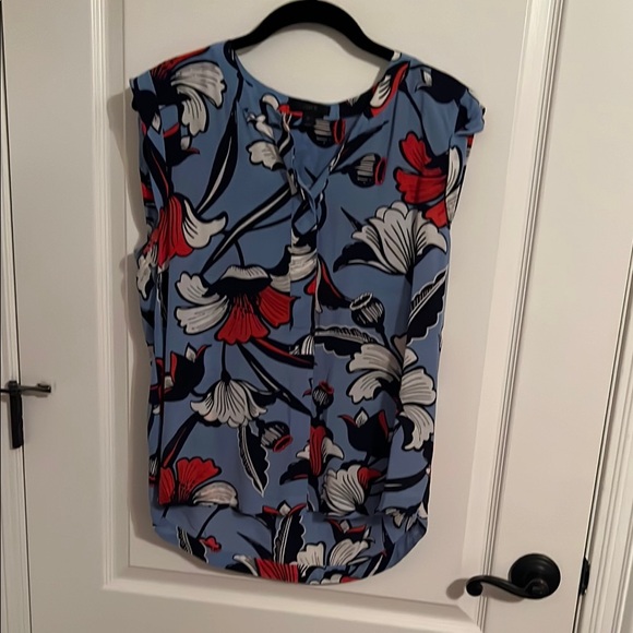 Floral Sleeveless Blouse - Picture 1 of 2